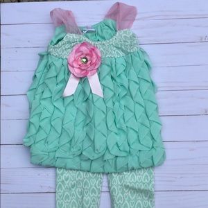 Cach Cach top and leggings set